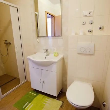 Apartments Vrbnik Appartamento *