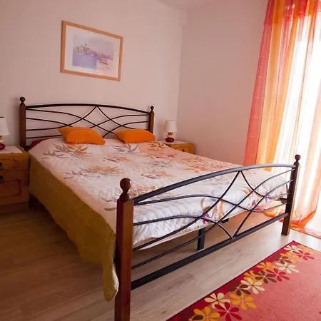 아파트 Apartments Vrbnik 비르브닉