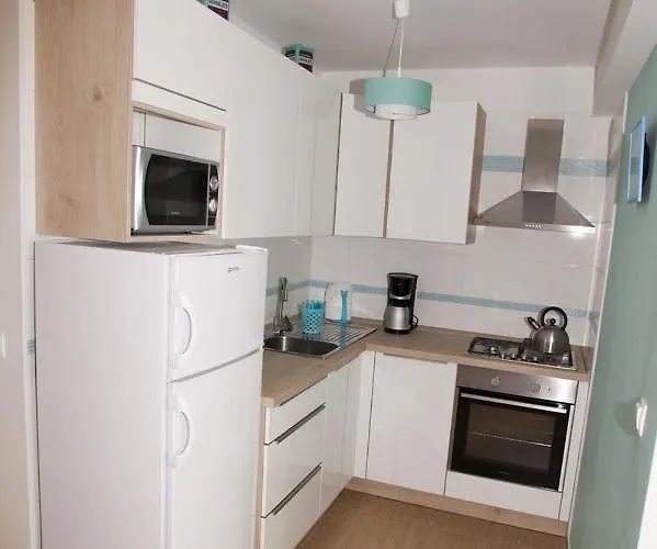 Apartments Vrbnik 公寓 瓦比尼科
