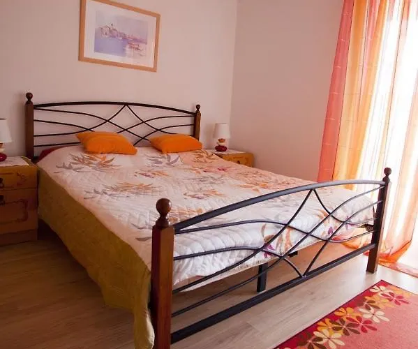 公寓 Apartments Vrbnik 瓦比尼科