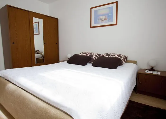公寓 Apartments Vrbnik 瓦比尼科