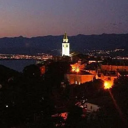 Apartments Vrbnik * Vrbnik (Primorje-Gorski Kotar)