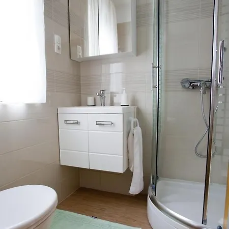 Apartments Vrbnik * Vrbnik (Primorje-Gorski Kotar)